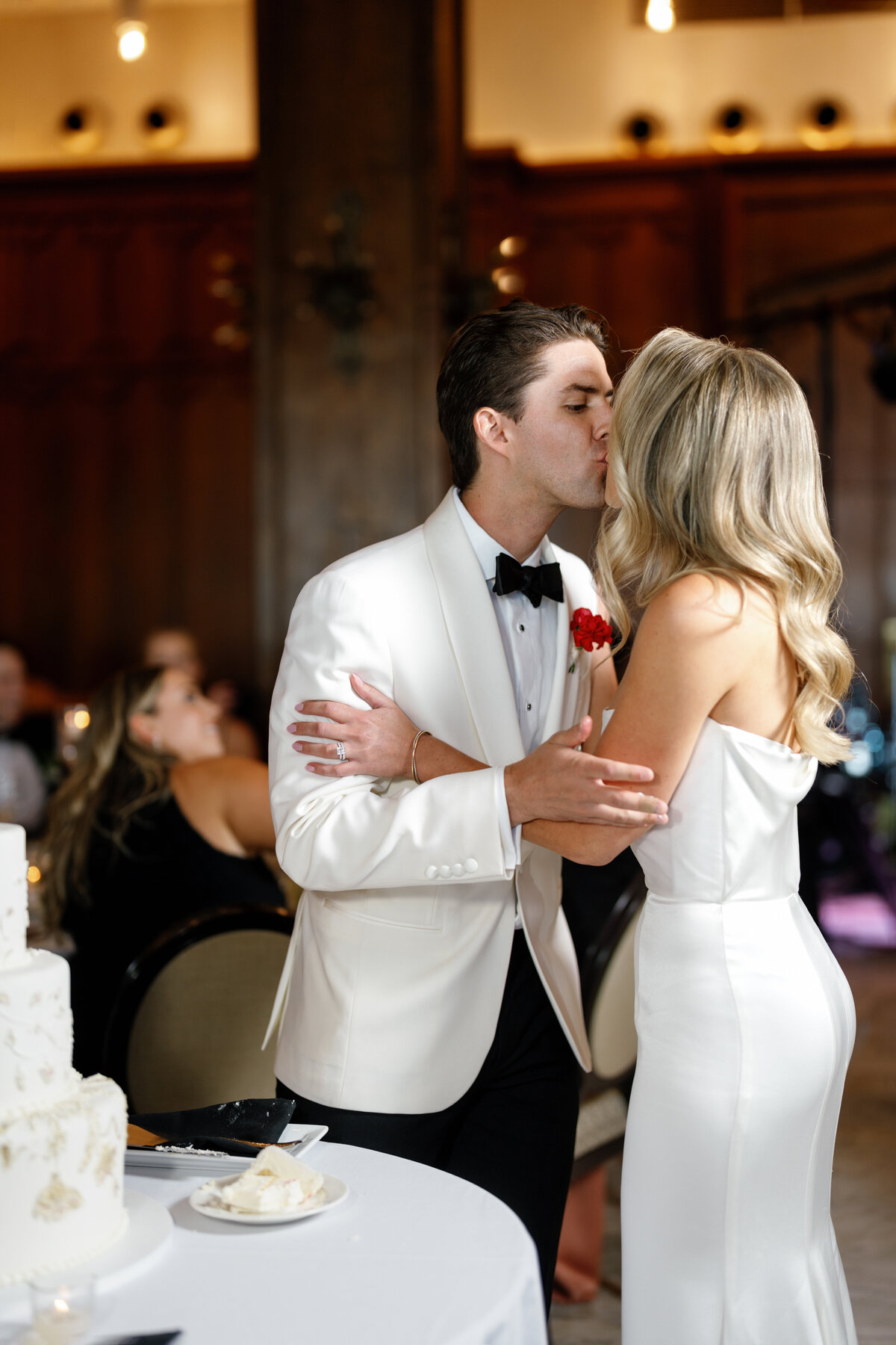 Aspen-Avenue-Chicago-Wedding-Photographer-Chicago-Athletic-Association-Simplicitee-XO-Design-Co-St-Mary-of-the-Angels-Church-Anomalie-Beauty-Timeless-Vogue-155