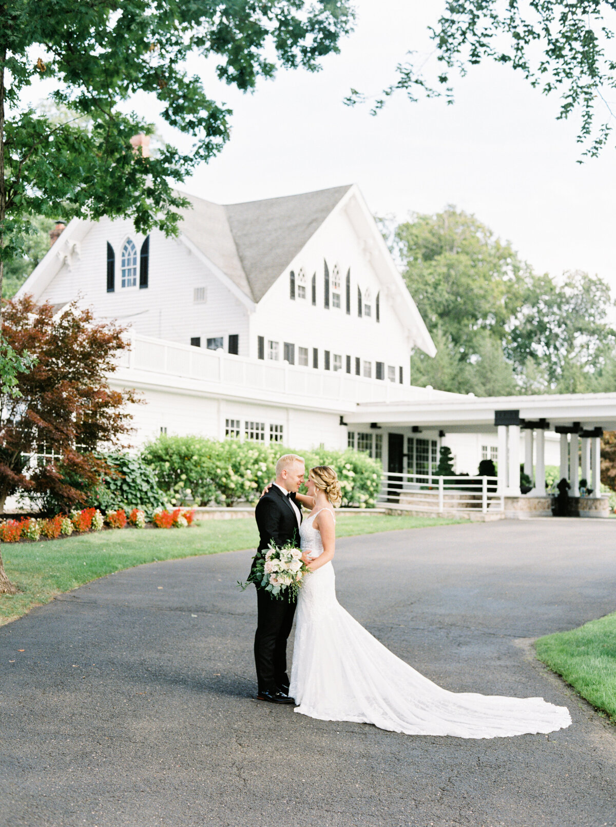 Ryland-Inn-Whitehouse-Station-NJ-Fall-Inspired-Wedding-Romantic-and-luxury-wedding-photography-025