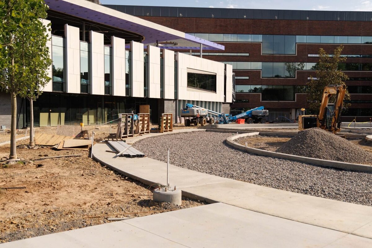 concrete-forms-installation-little-rock-campus