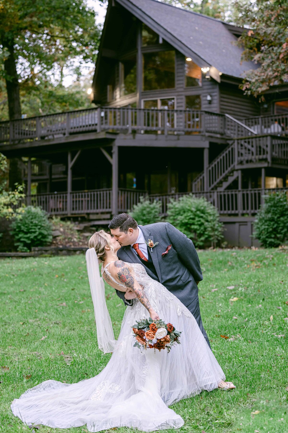 L-M_Intimate Oregon AirBnB Wedding_IMG_0941