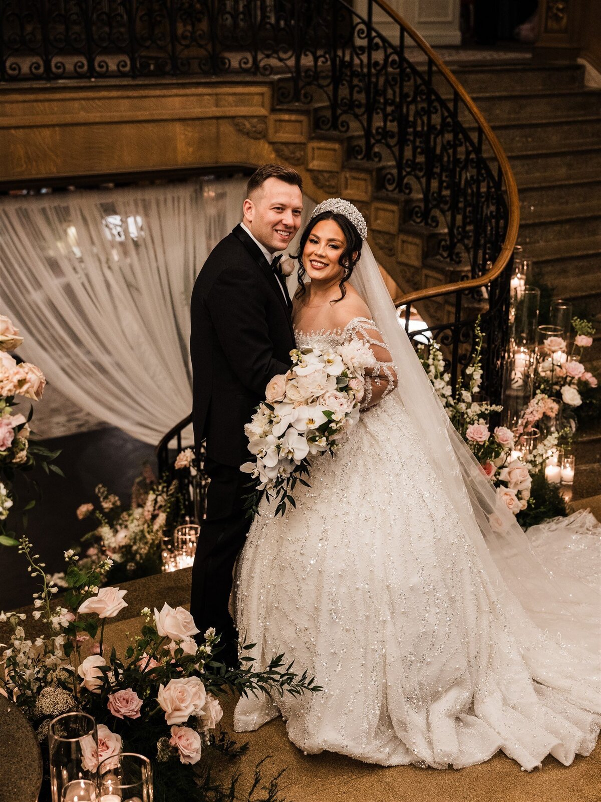 Grand-Luxury-Fairmont-Olympic-Wedding-Flora-Nova-Design-Seattle-00029