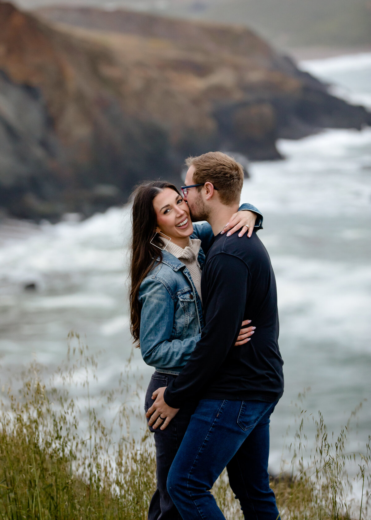 05312023_Makenzie+Gavin_RodeoBeachCA_AnjaJensenPhotography-35