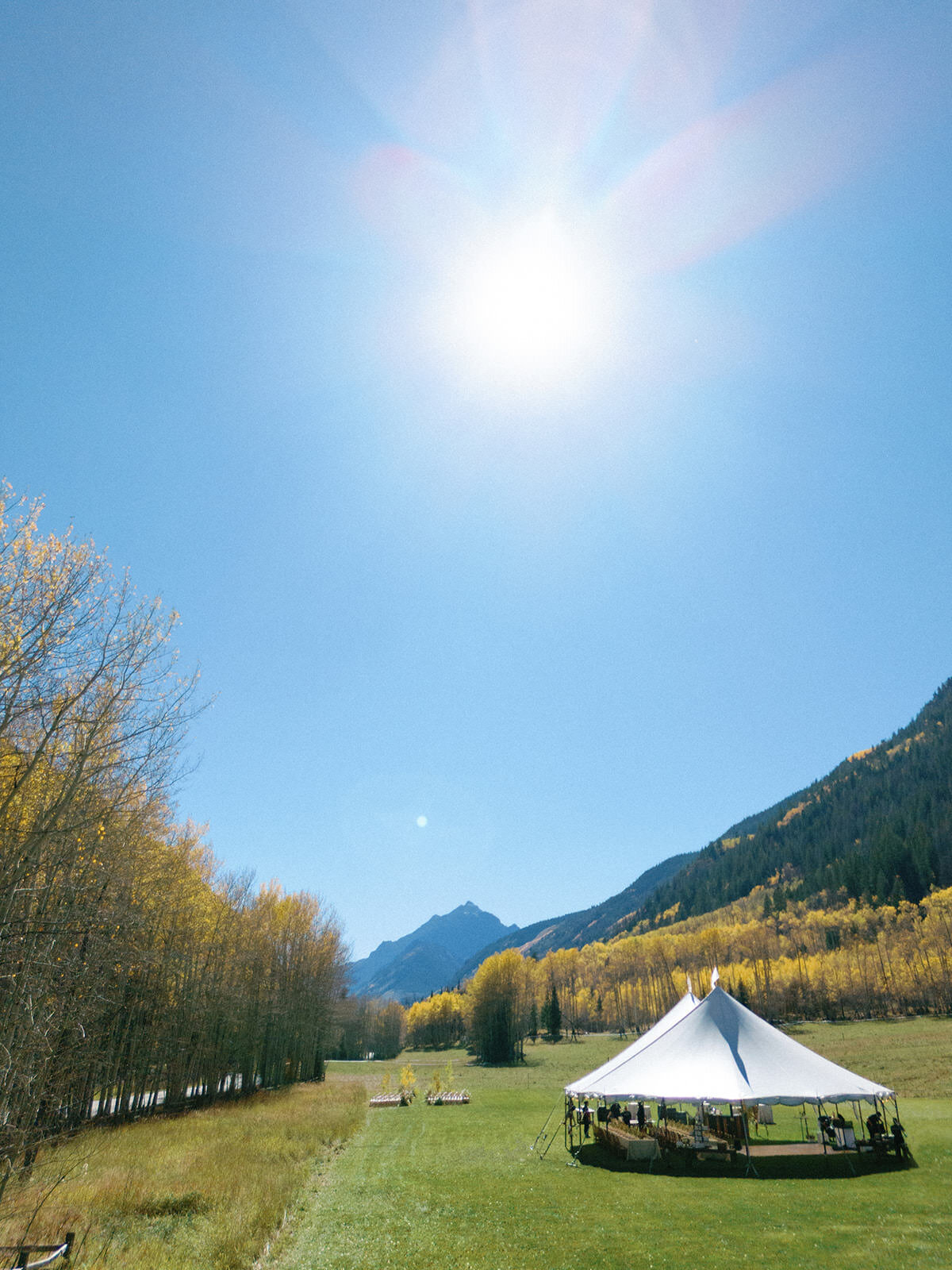 Aspen fall tented wedding at t lazy 7 ranch_RxL-32