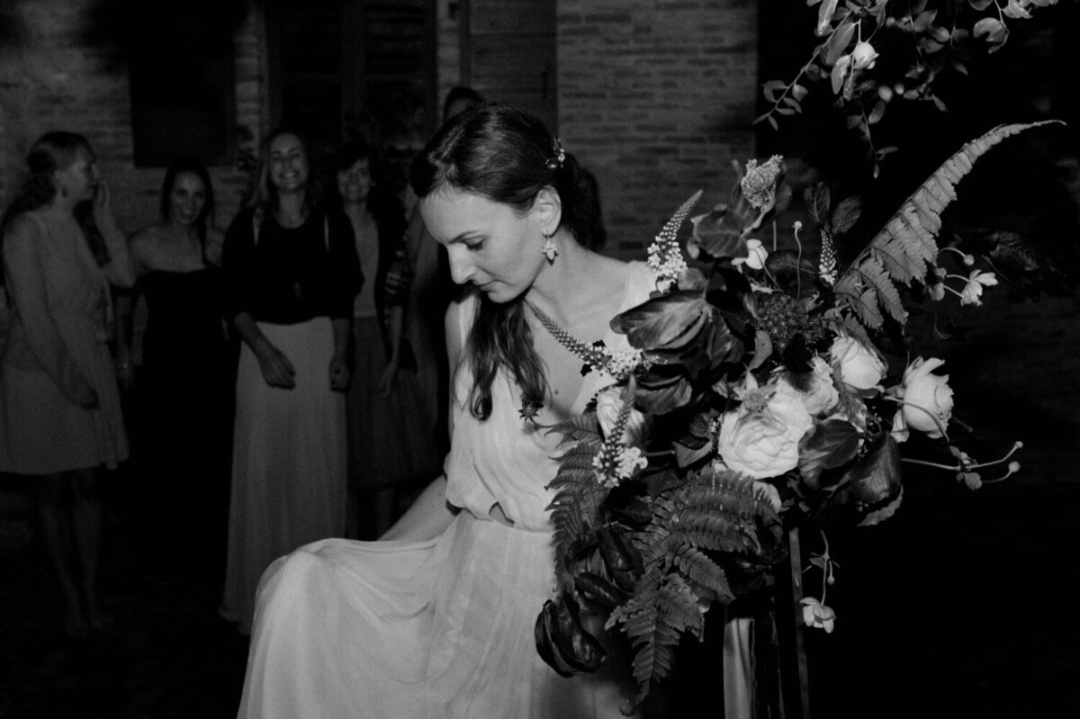 141_Italy_Luxury_Wedding_Photographer (283 von 302)_Flora and Grace is a luxury wedding at photographer in Italy. Discover this luxury wedding in a Fine Art style  at Locanda Rosa Rosae. 
