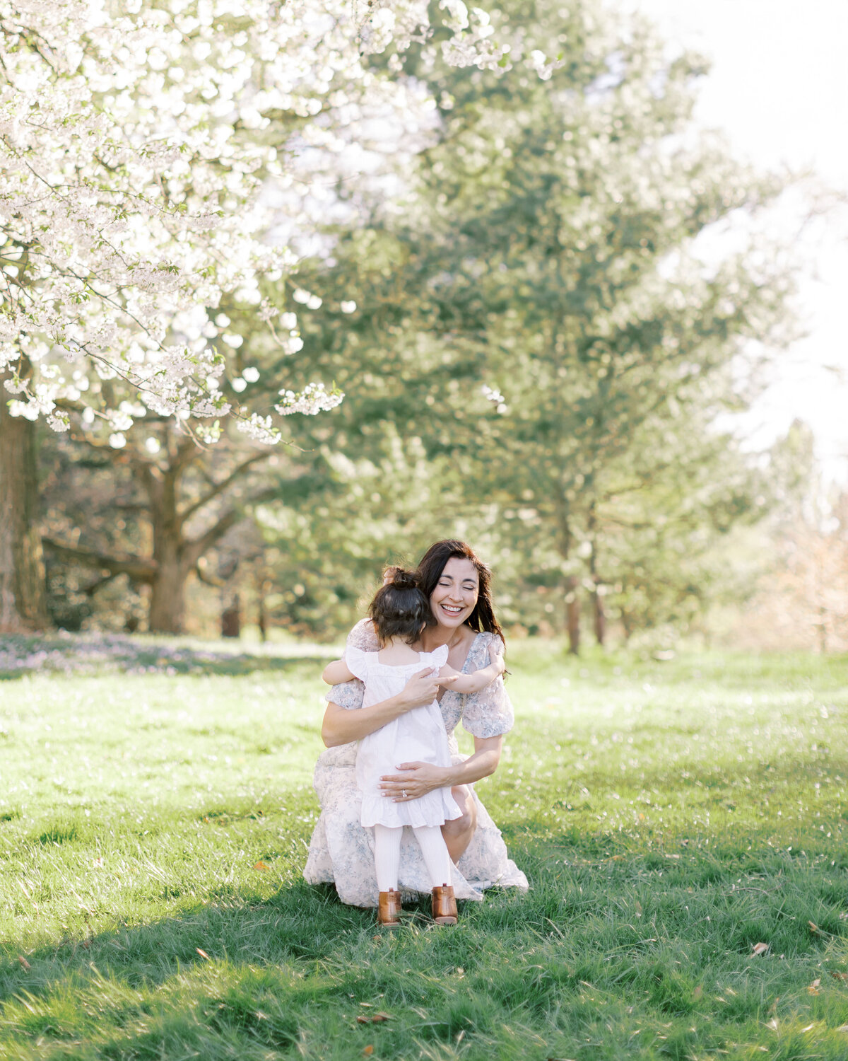 Philadelphia maternity photography session in a park - 1