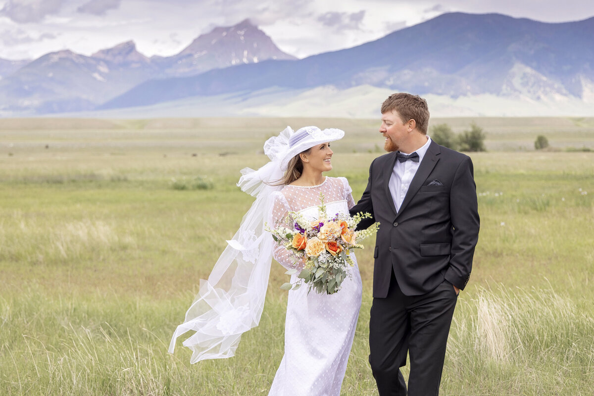Shanna-Mae-Photography-Montana-Photographer-Montana-Weddings-Rainbow-FX-Ranch-009