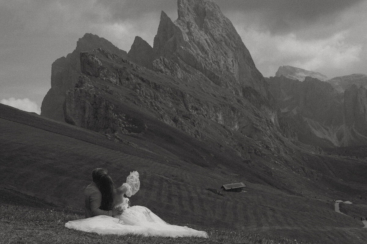 destination-wedding-elopement-photographer-italy-dolomites-seceda-documentary-tanya-davids-photo-film-60