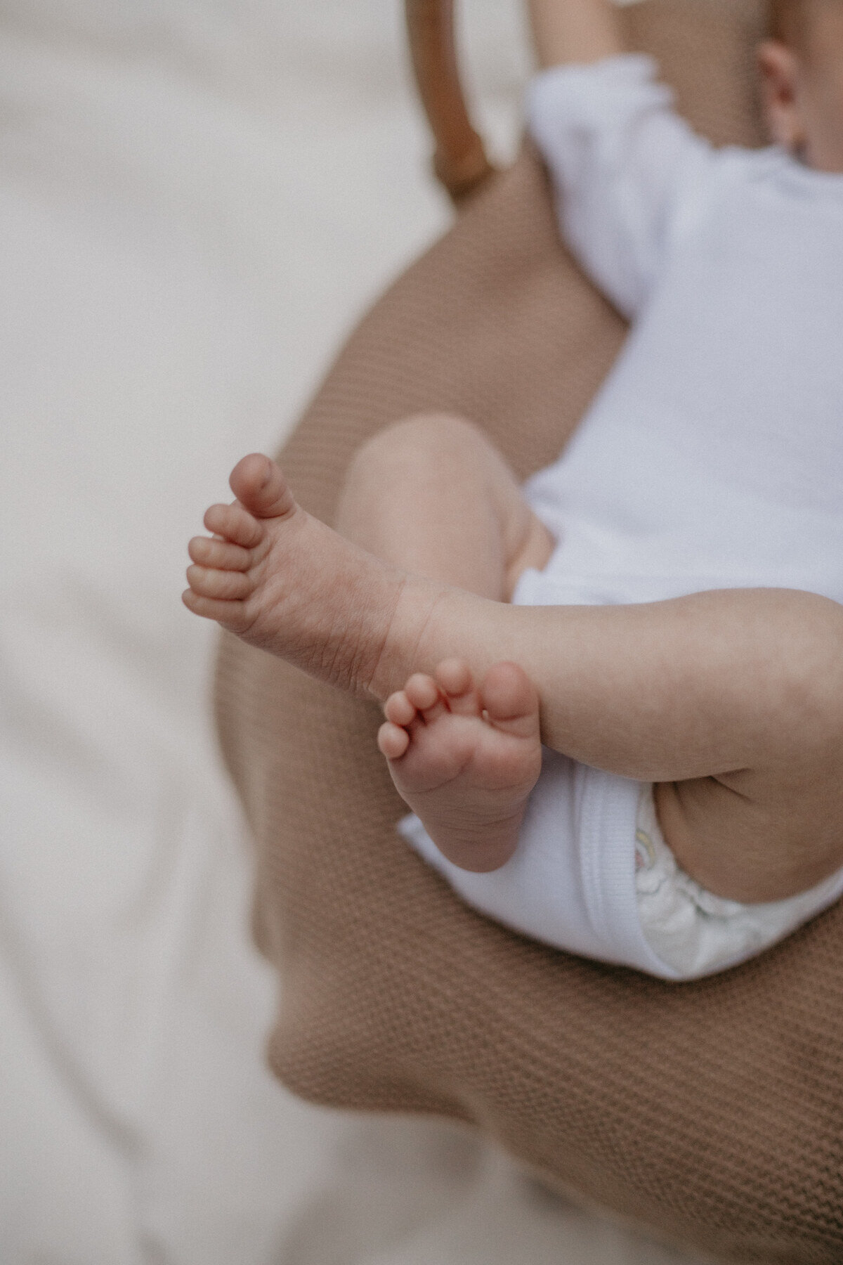 outdoor-newborn-photoshoot-3
