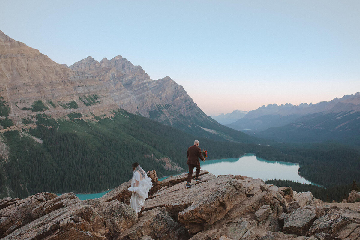 Liv Hettinga Photography is an elopement photographer in Canada, here is some information on the packages she offers and the pricing