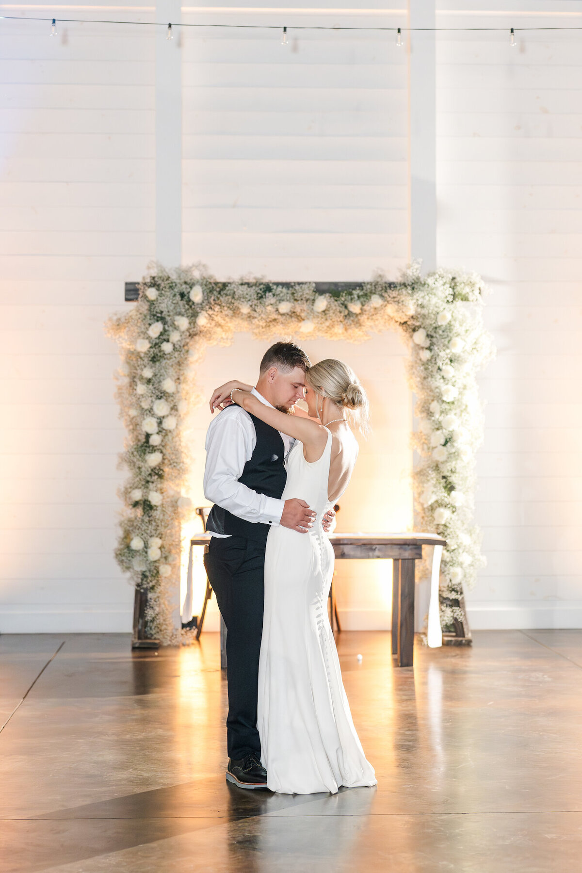 barn-at-white-oaks-wedding-murray-kentucky-140