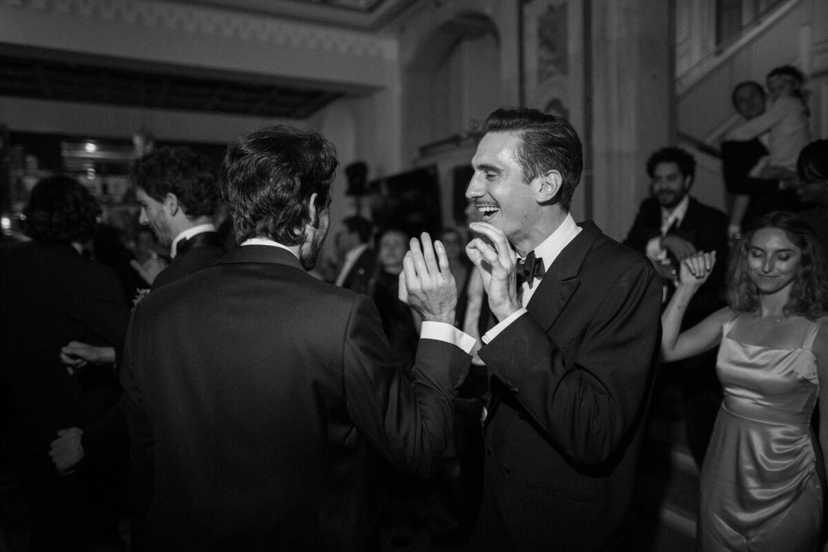 Maïlys Fortune Photography Husband Wife Wedding Weddings Photography France Switzerland Italy Timeless Dreamy Imagery Bilingual French English Destination Weddings Destination Wedding Provence French Riviera Paris Lake Como Tuscany169