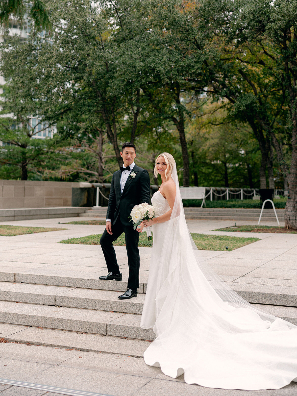 20223-11-11_Katie+DavidChenSneakPreviews_MollyMurphyPhotography-57