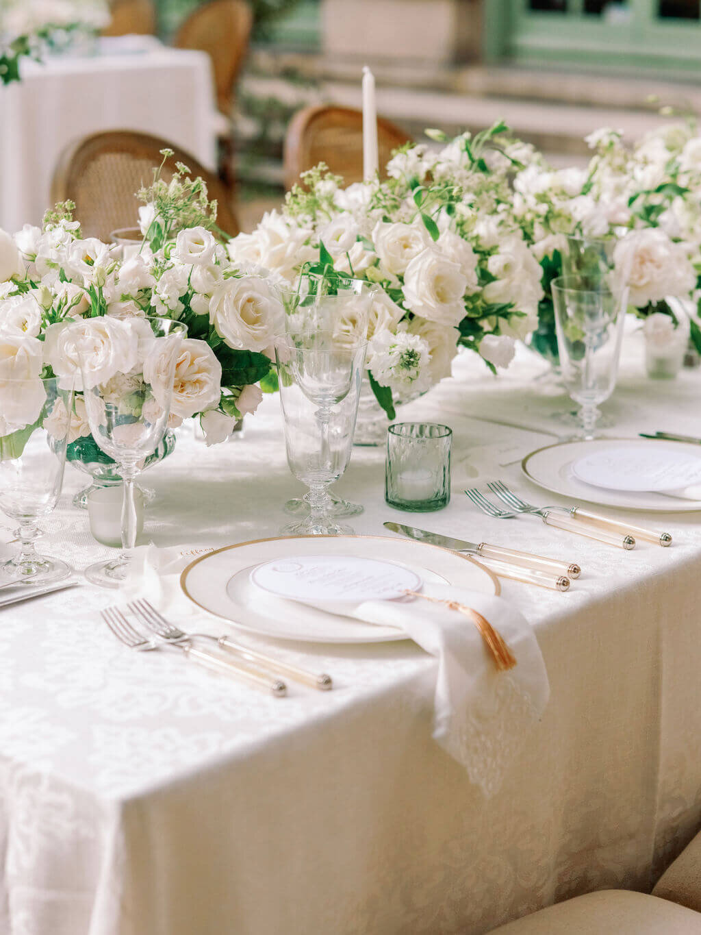 carolina-tyler-wedding-reception-table-setting-springvale-floral-2