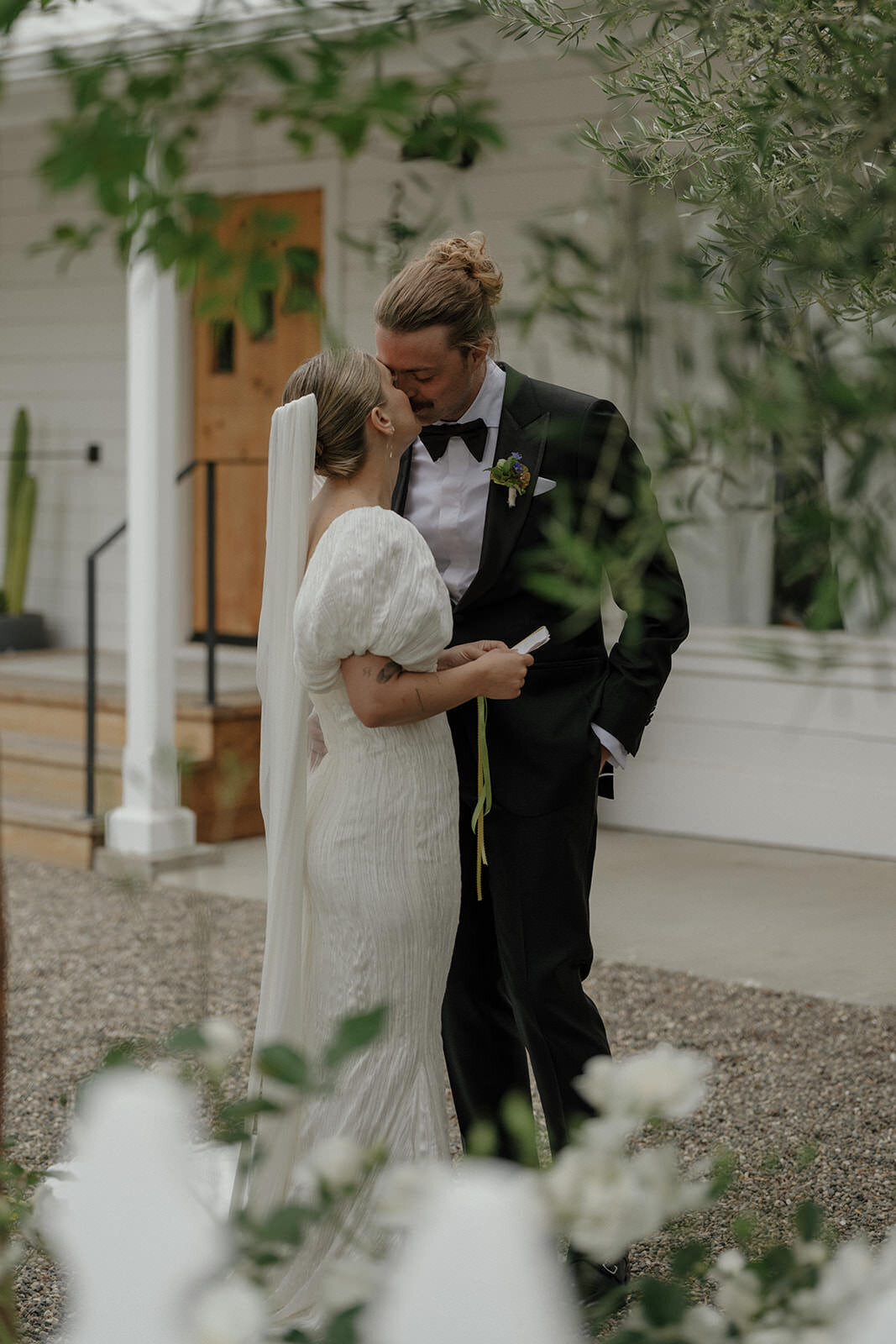 Retro motel chic wedding ceremony at Bodega Los Alamos - 27
