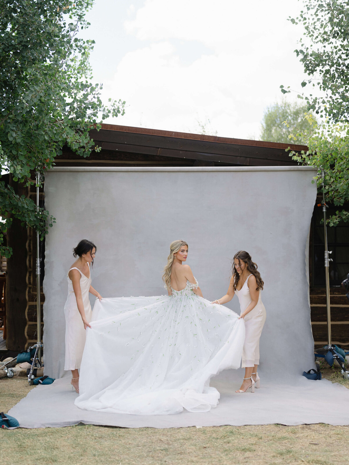 41-KT-Merry-Photography-Western-Wedding-Monique-Lhuillier-Dress