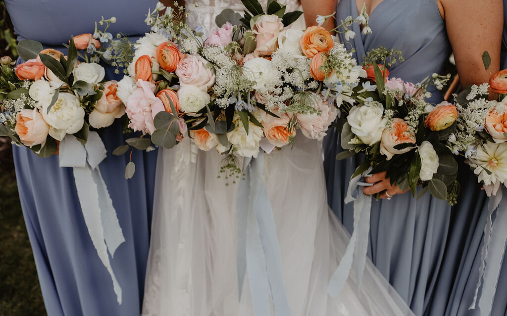 bridal-party-floral-bouquets