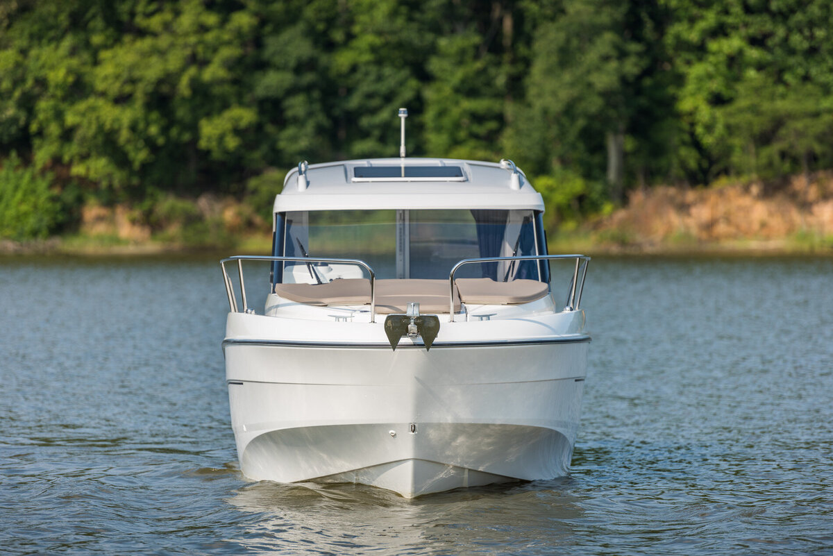 beneteau-antares-7-exterior-6