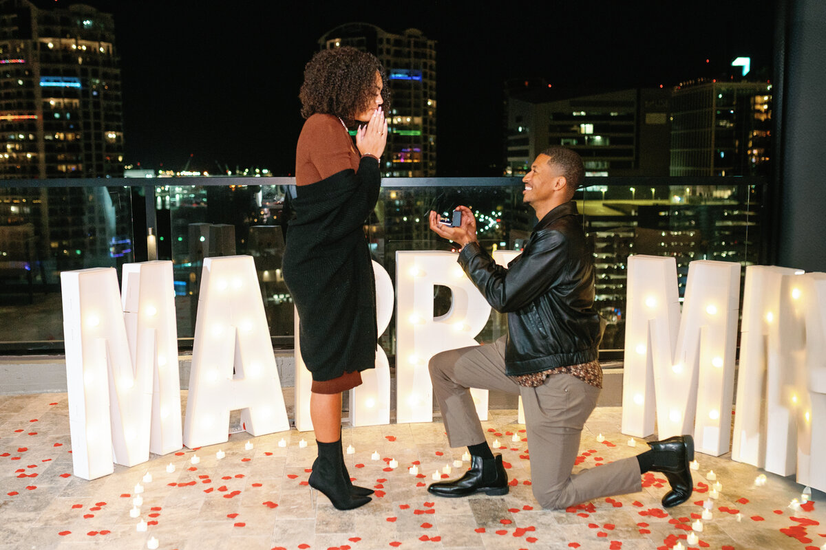 Cam and Ta - Proposal - Downtown Tampa - Alaina René Photography -34