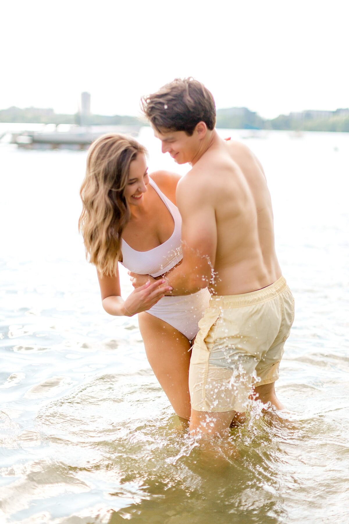 MN-best-photographer-wedding-engagement-near-me-alexandra-robyn-beach-engagement_0058