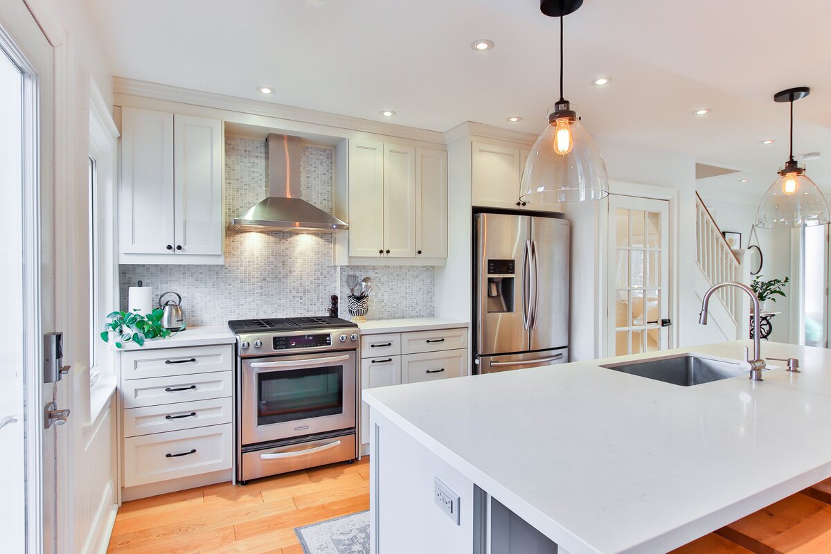 modern, bright kitchen design in Orlando home