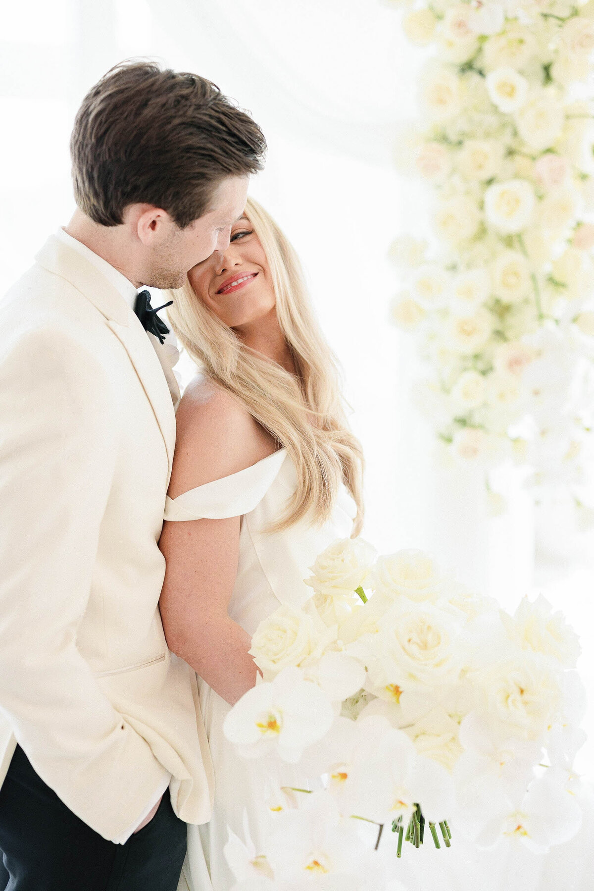 47_bride-groom-first-look