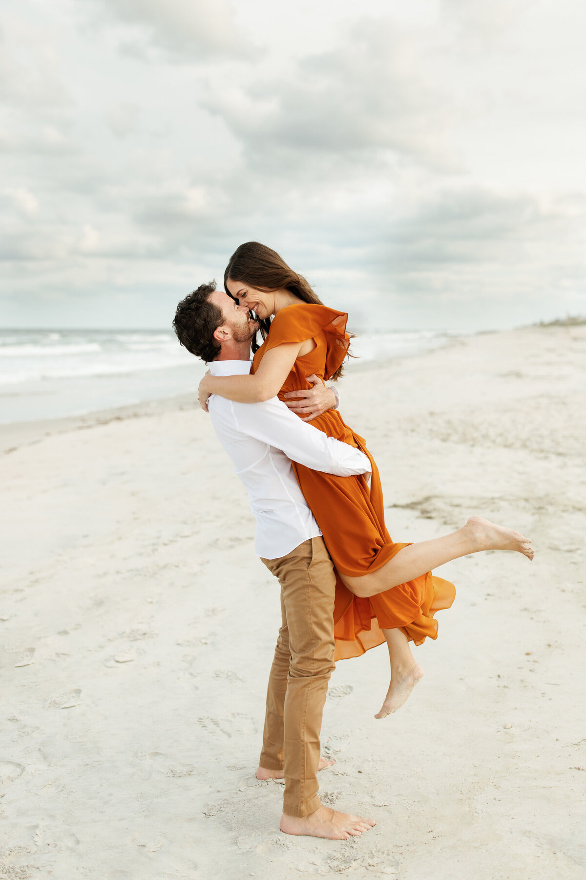31-engagement-photo-bride-groom-orlando-wedding-photographer-28-north-17