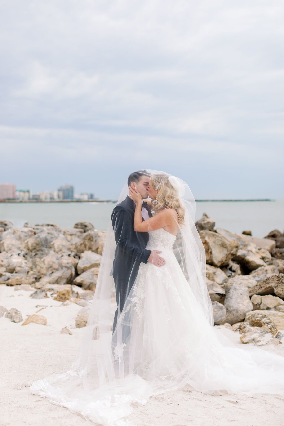 brittany-pannebaker-tampa-florida-destination-wedding-photographer-wedding-amanda-and-josh-clearwater-opal-sands-80