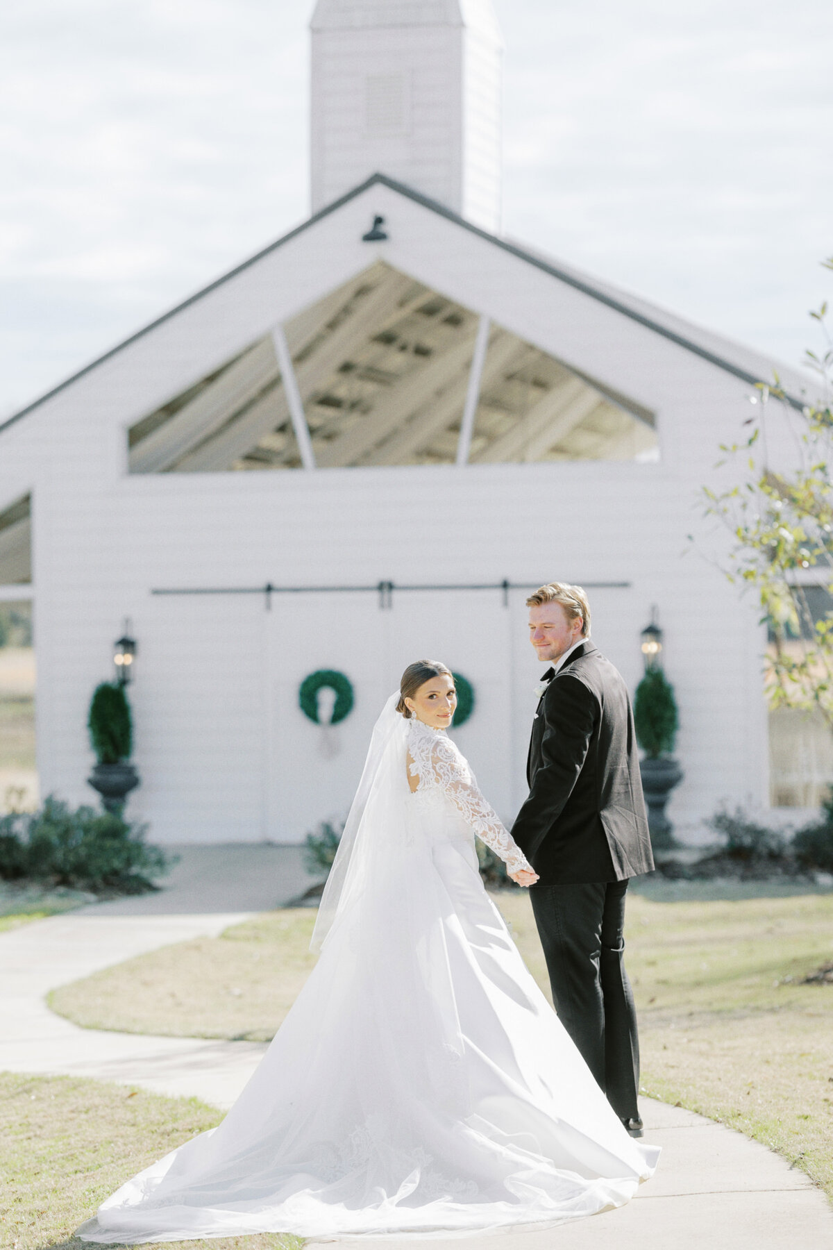 beautiful wedding day at dodson farms