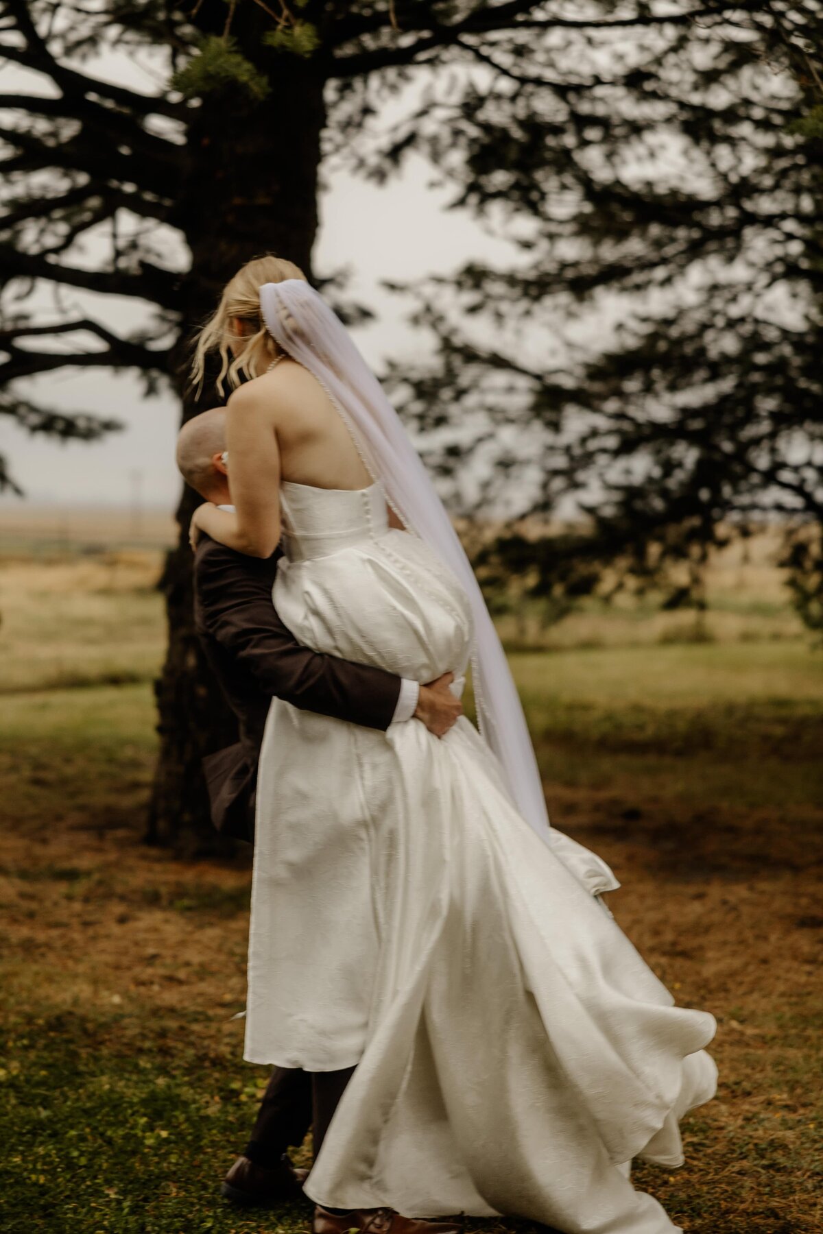 rainy-wedding-conrad-mansion-27