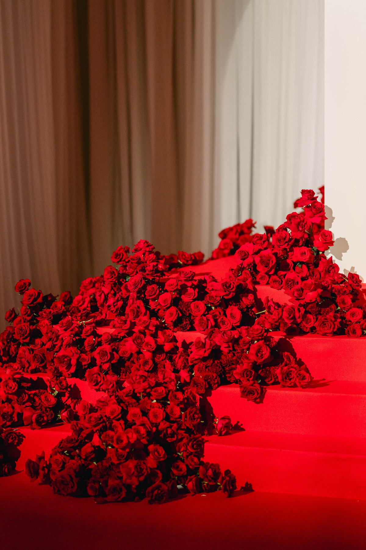 515-A-Luxurious-Red-Themed-Wedding-in-Toronto-Capturing-Timeless-Elegance-24