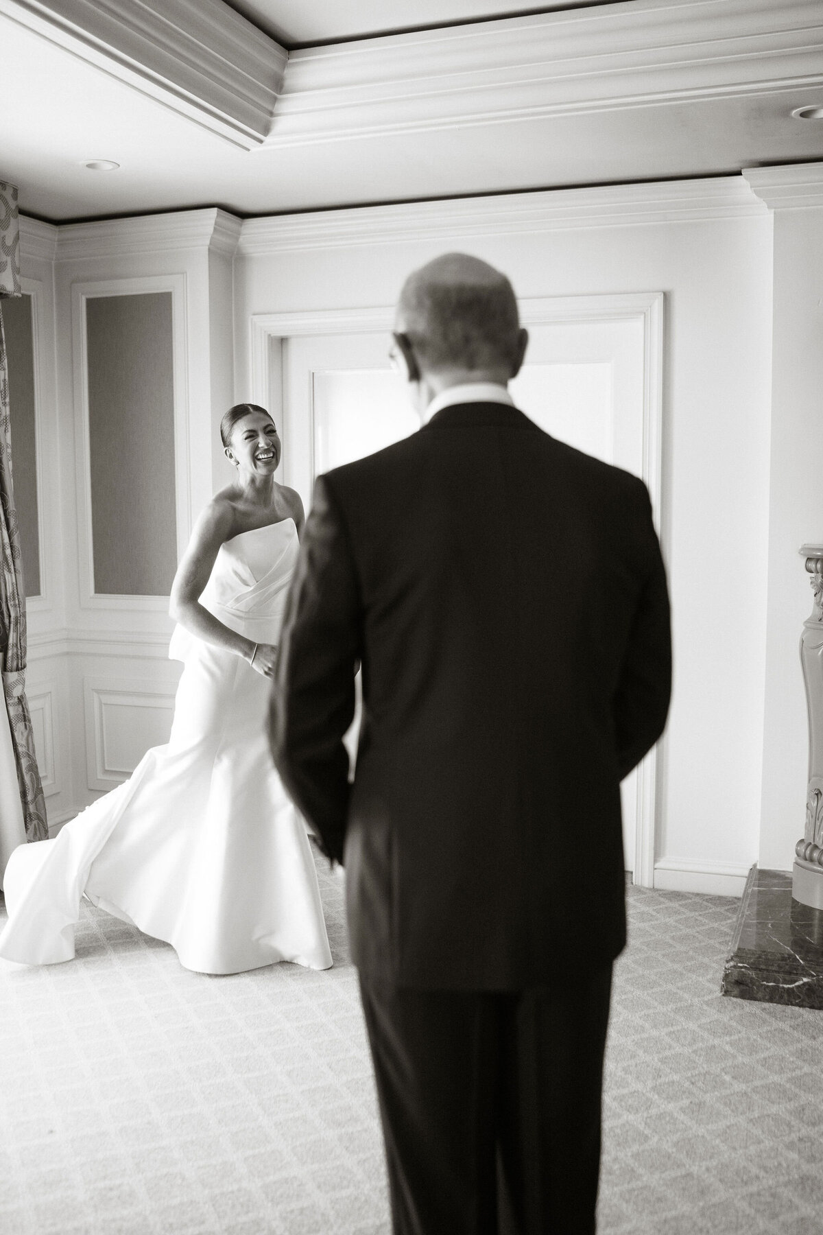 21-bride-first-look-dad