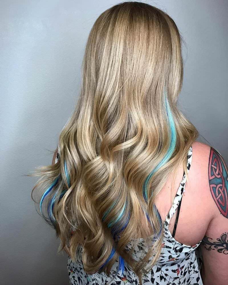 las-vegas-summerlin-hair-stylist-blonde-blue-streaks-highlights