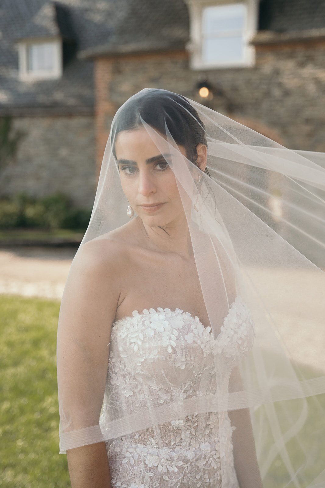 Shepherds-Run-RI-Newport-South-Kingstown-veil-wedding-Erica-Renee-Beauty-bride-natural-wedding-hair-makeup-clean-artist-stylist