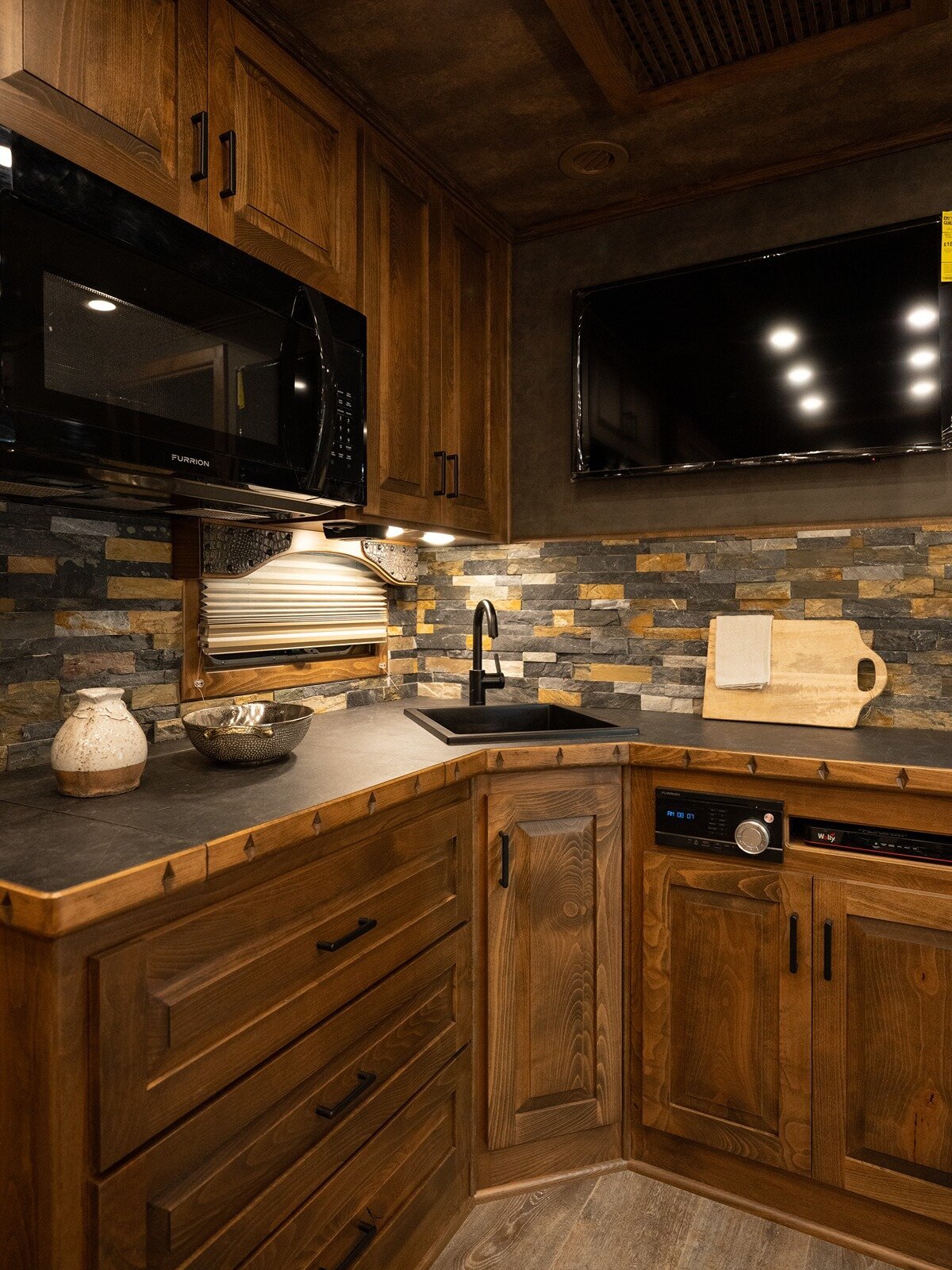 twister-trailer-interior-missouri-30