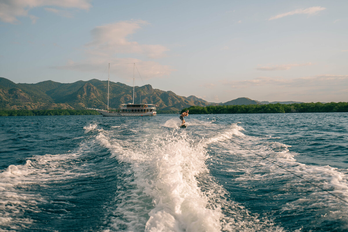 fenides luxury surf yacht indonesia 25