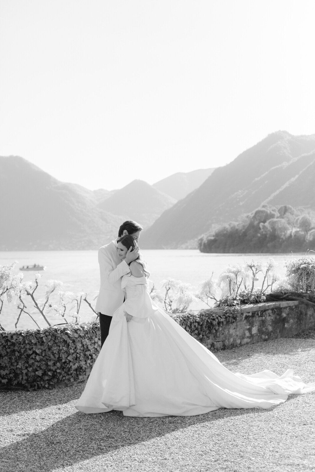 wedding couple in Lake Como