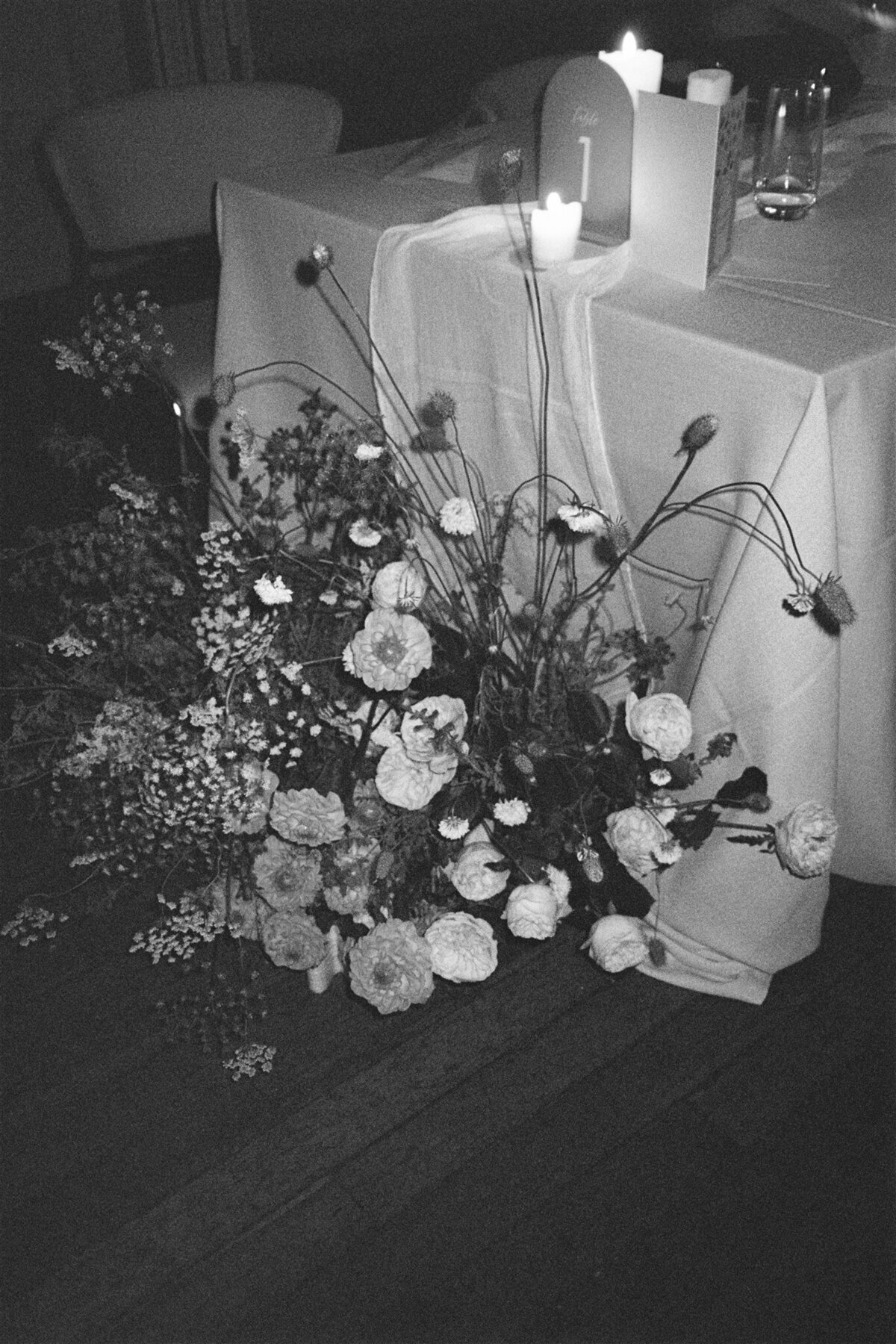 Maegan-Brown-Moments_20240120_Wedding_Stella-Julian_Botanical-Gardens_Sophia-Prahran-Arcade_35mm-Film_0034-Copy1