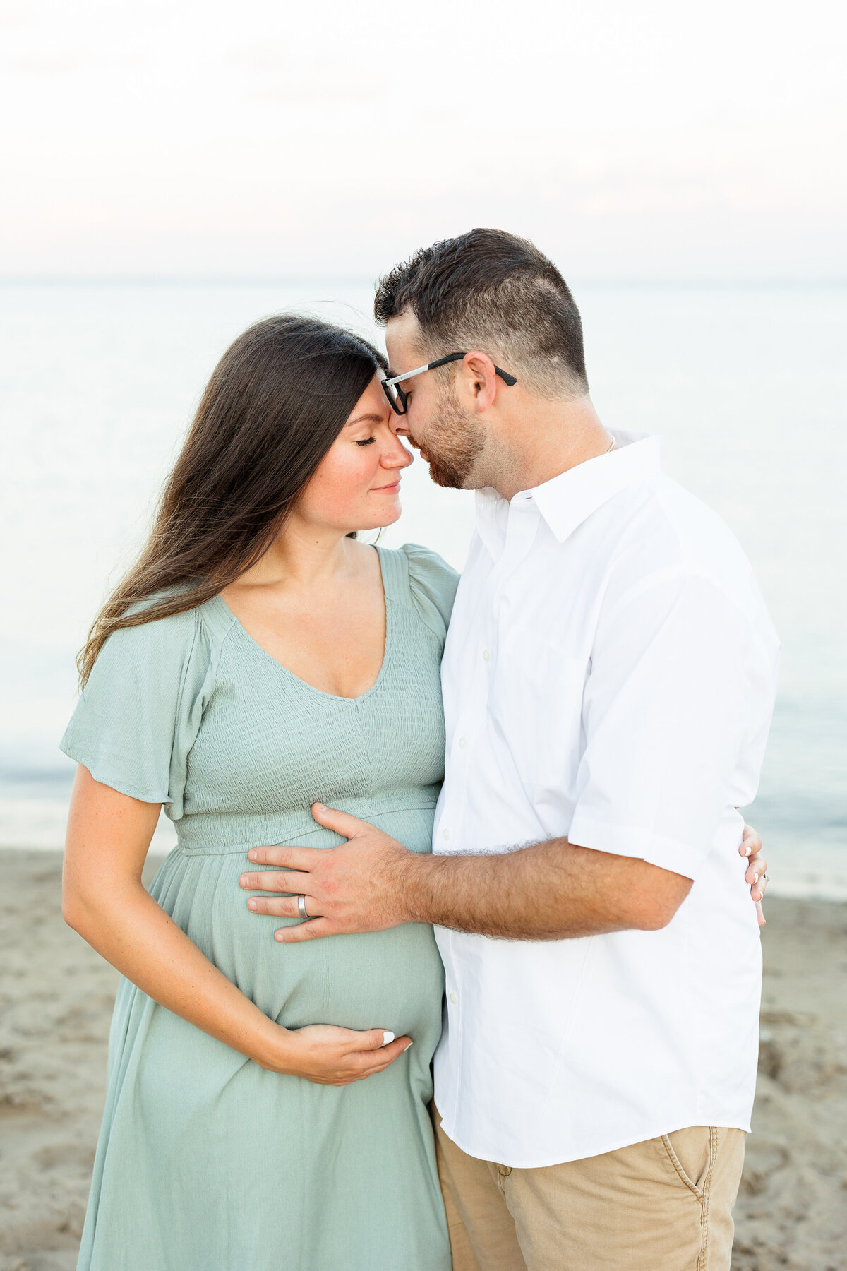 michigan-beach-maternity-sydney-madison-photography