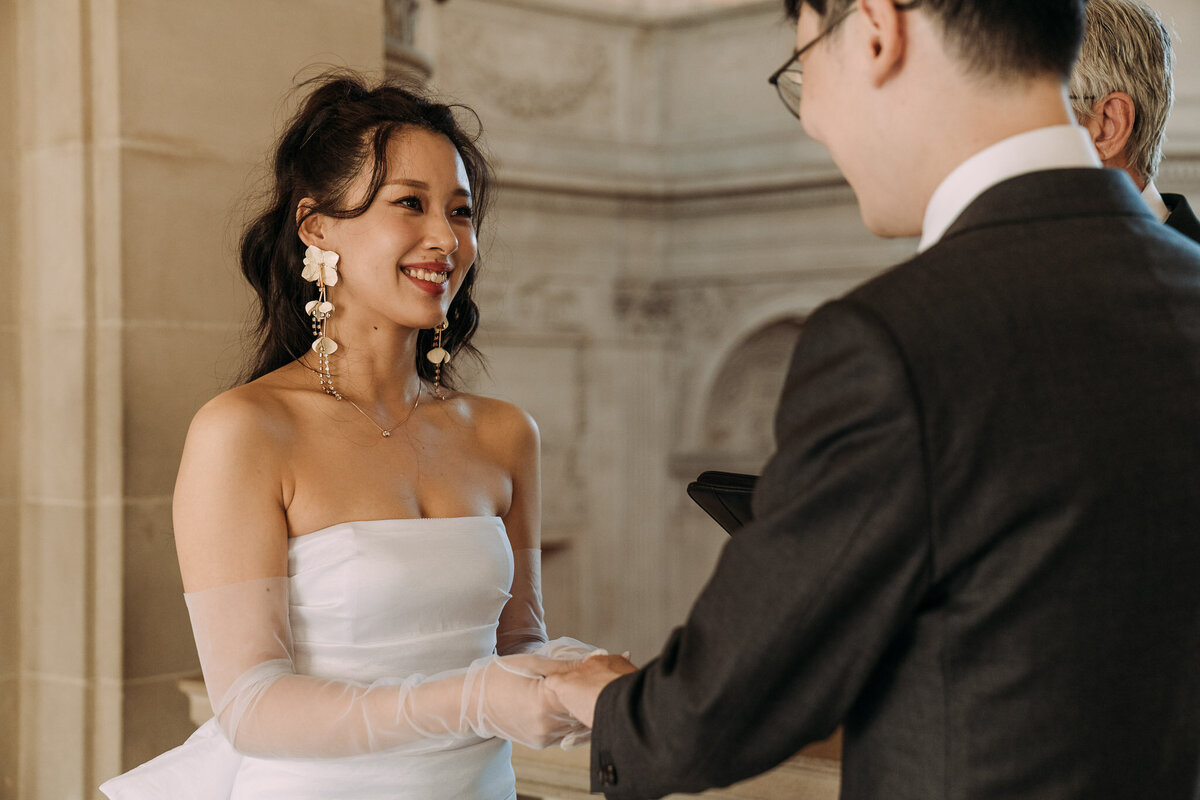 Joyce Li Photography Destination Wedding Elopement Engagement Lifestyle Portrait Photographer West Coast Seattle Washington California sfcityhallelopement-14