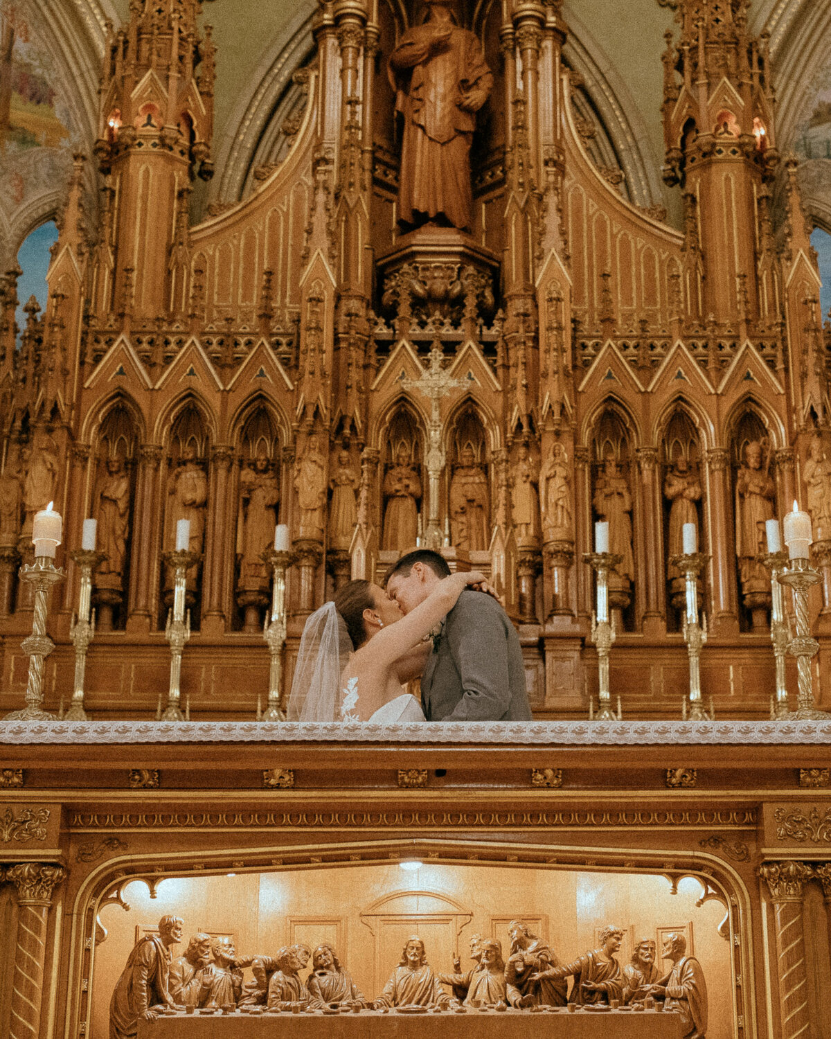 st-viateur-church-Raphaelle-Granger-Luxury-Wedding-Photographer-Montreal-Toronto-3