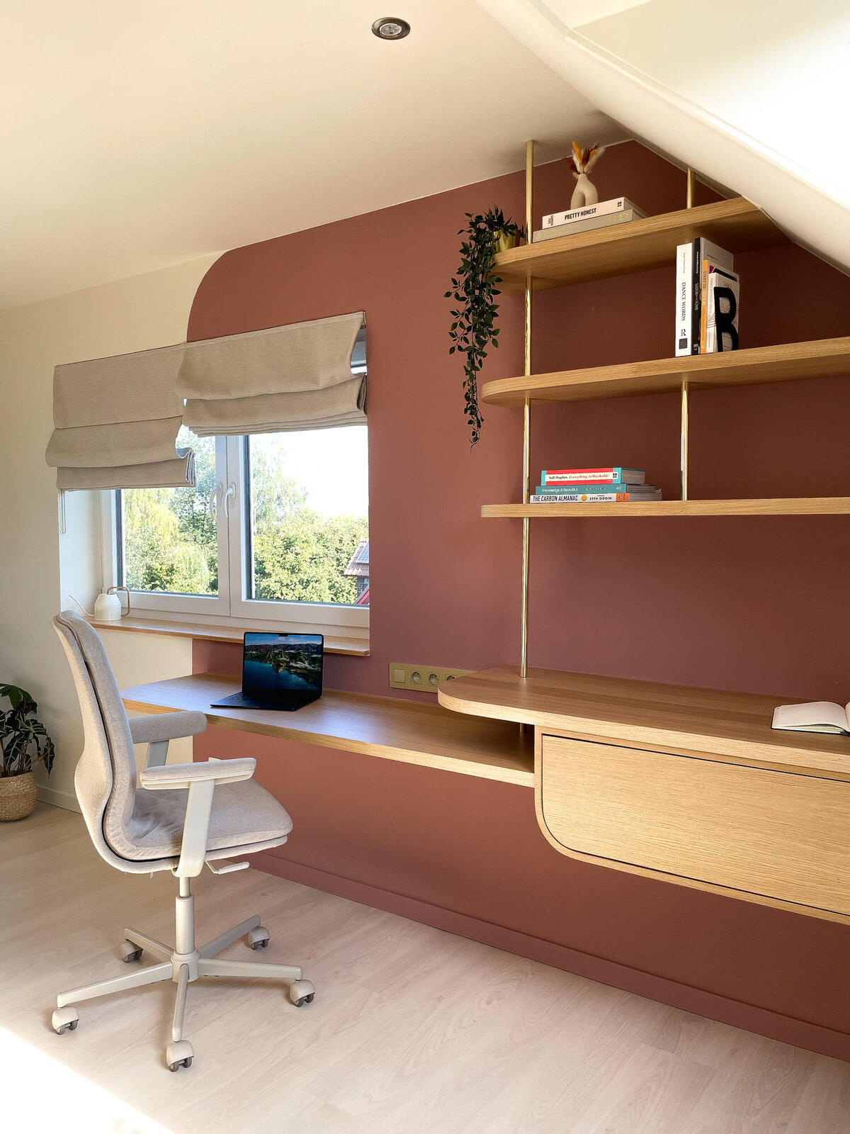 studio_saudade_bureau_suspendu_surmesure_octave