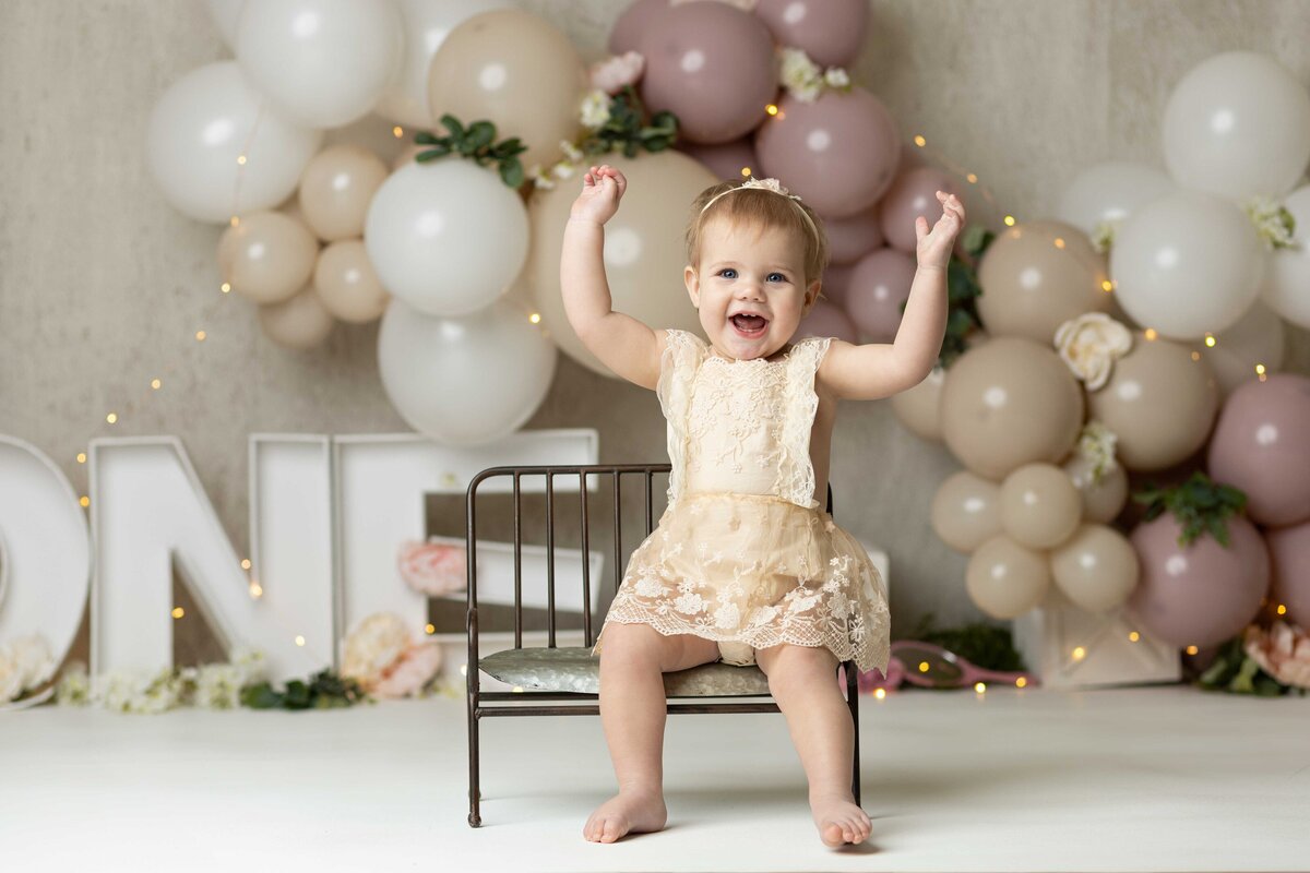 cake-smash_Sayre-Briele-Photography-LLC_Coral-Bryant-2