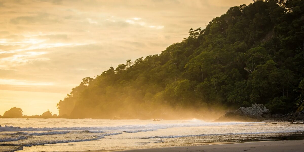 ocean waves in costa rica