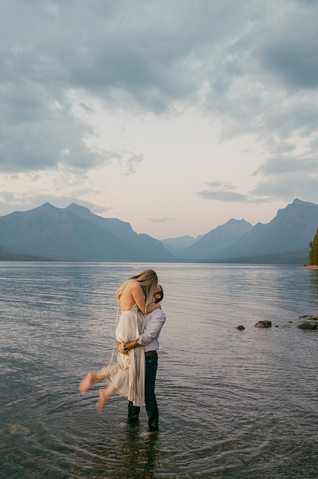 vintage-hollywood-glacier-national-park-elopement-presley-gray-photo1596