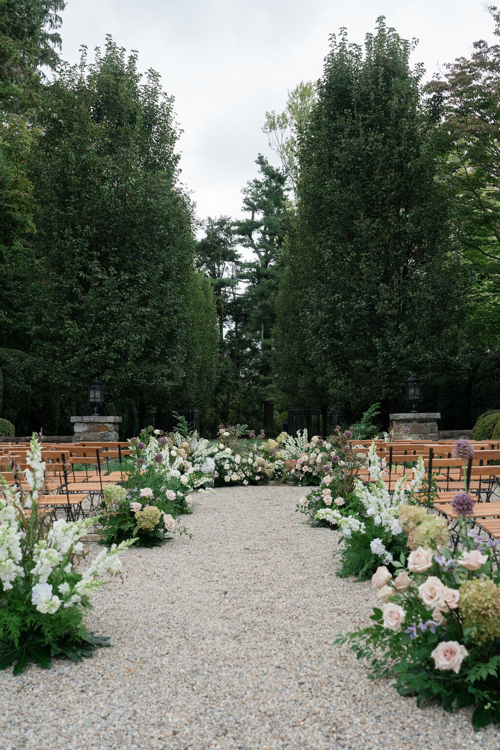 chic-outdoor-wedding-ceremony-greenwich-ct