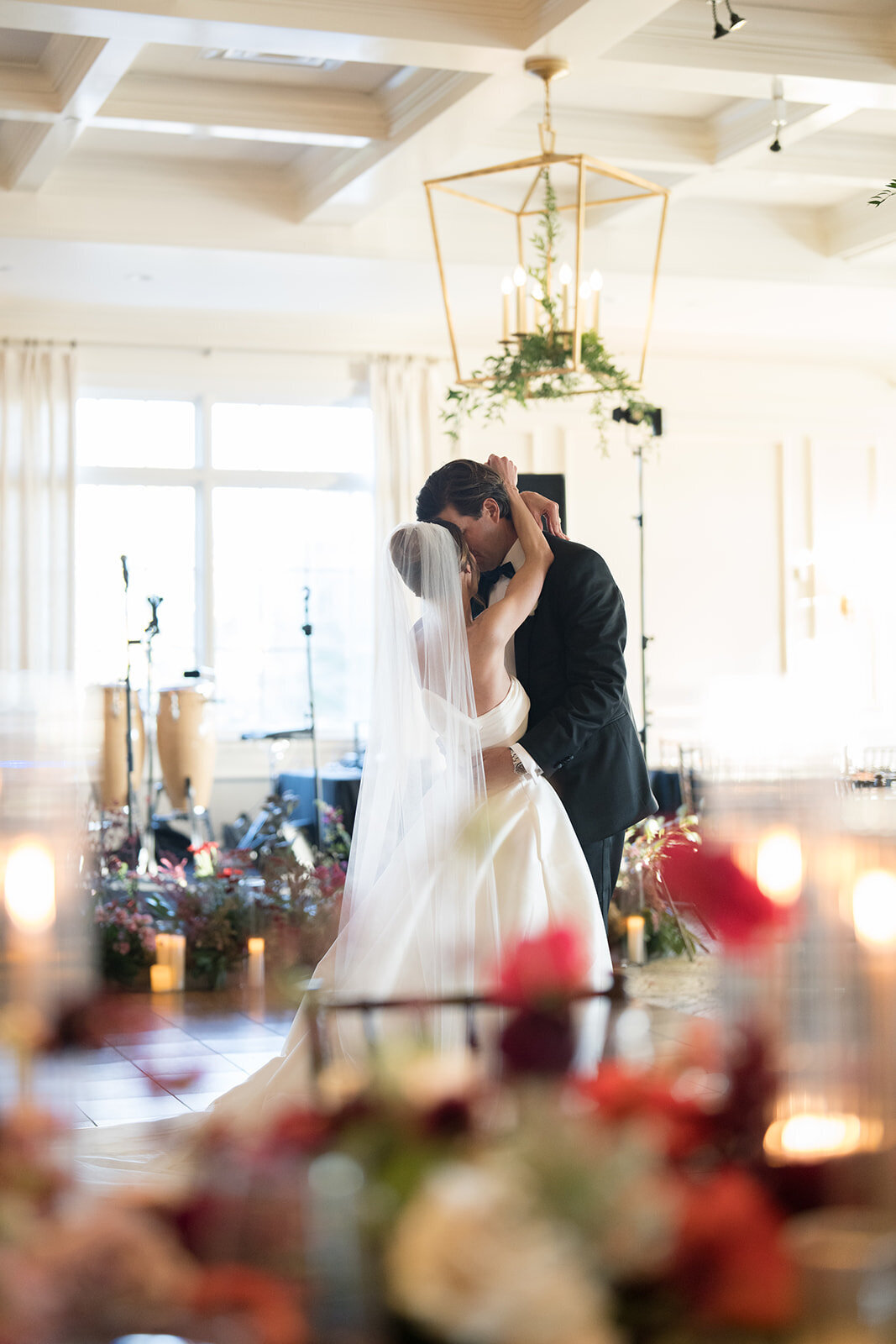 private-first-dance-at-woodway-country-club