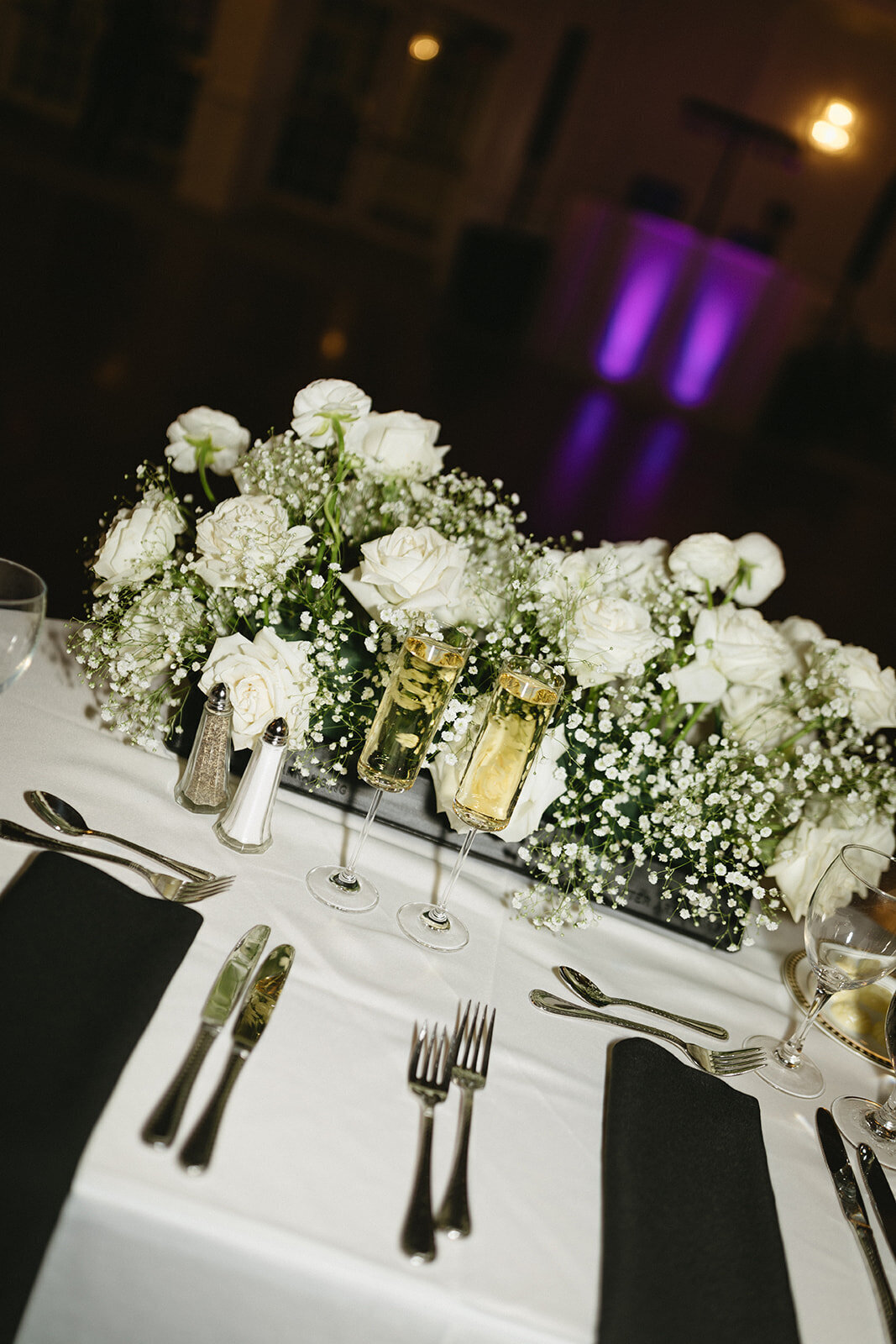 sweetheart-table-detail-shot-at-saint-clements-castle