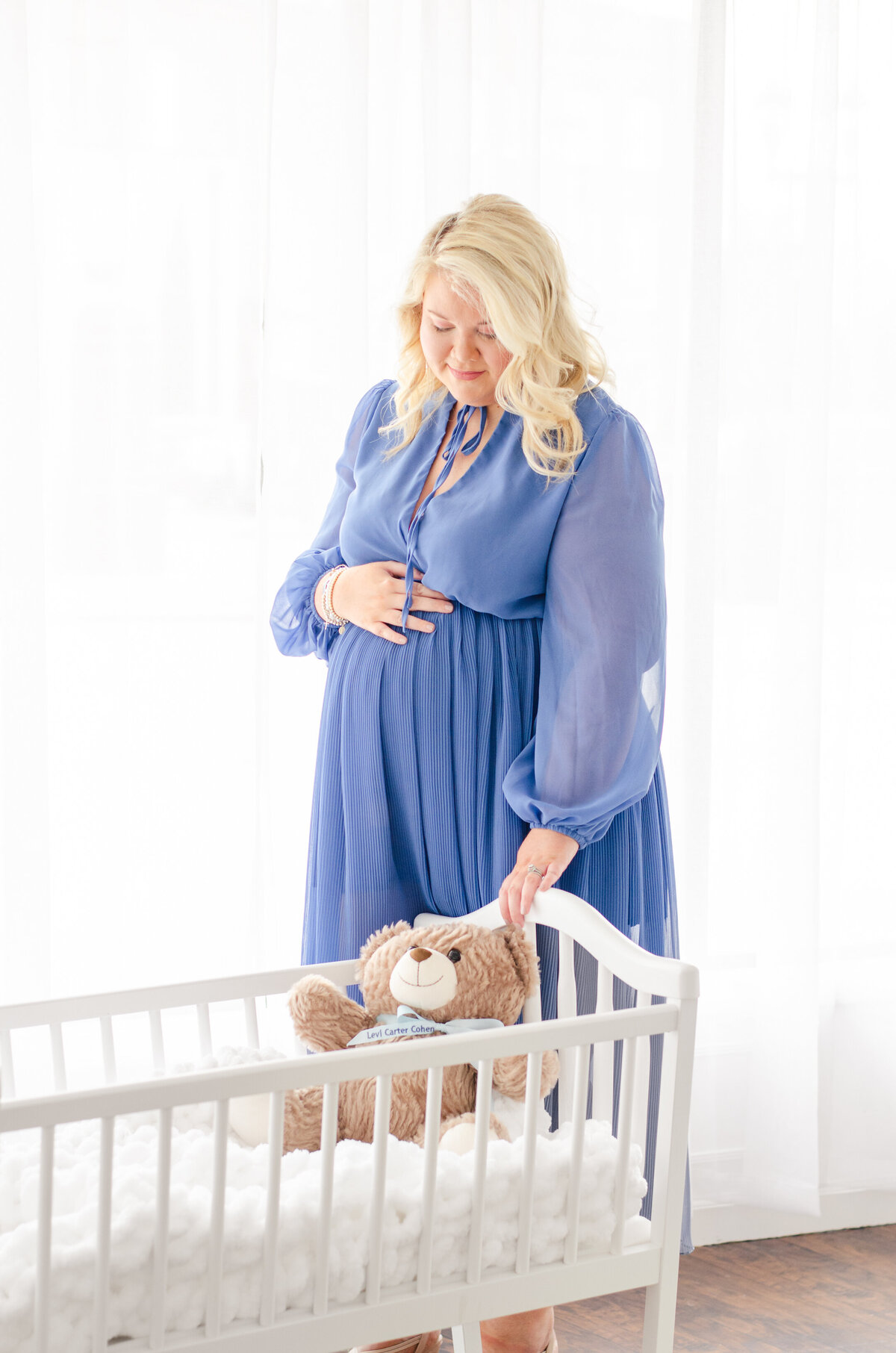 white-studio-maternity-photography-0308