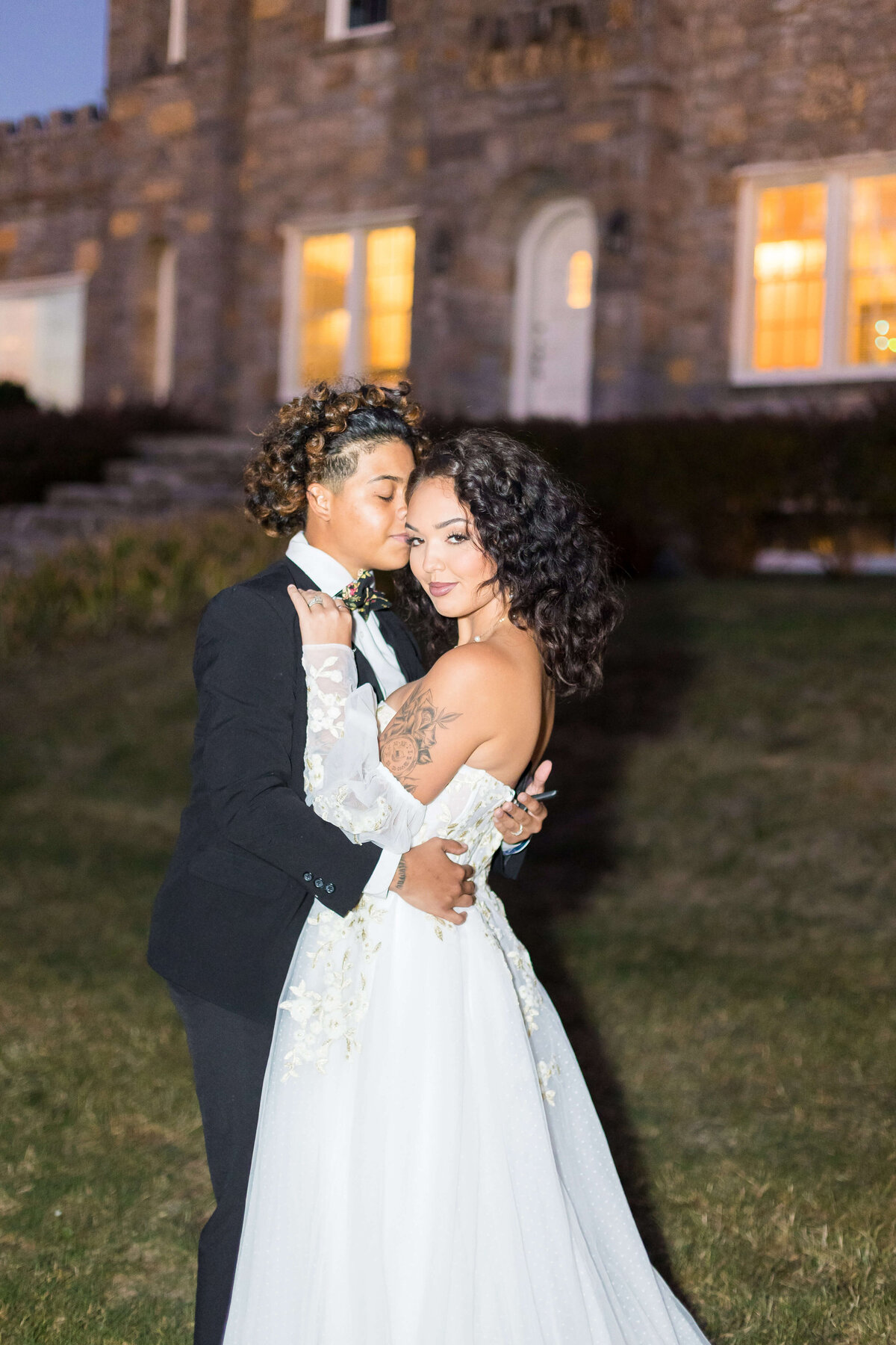 Wedding portraits at Montaluce winery, Tennessee