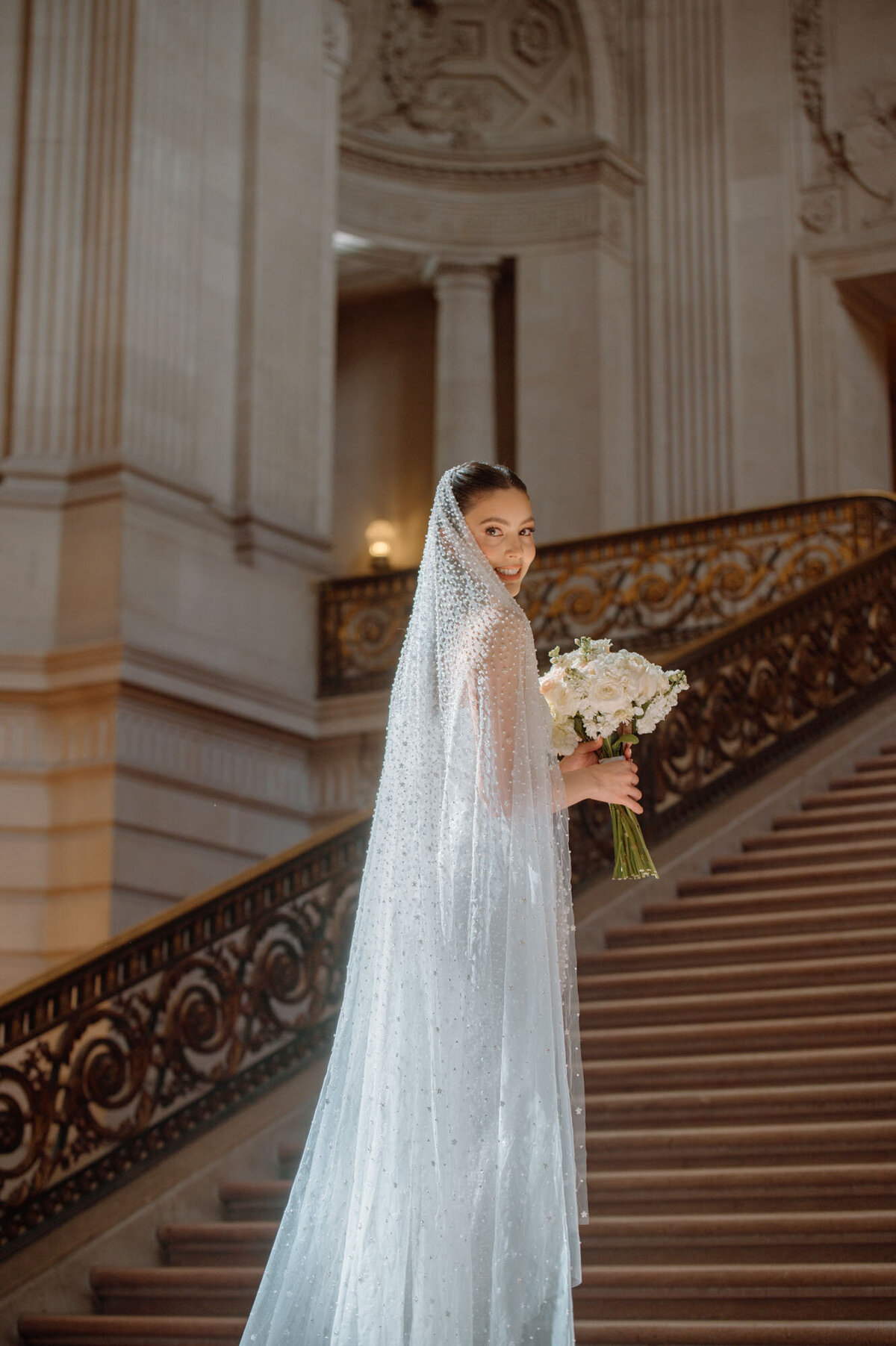 033_sf-wedding-photographer_san-francisco-city-hall_VUJ_9684